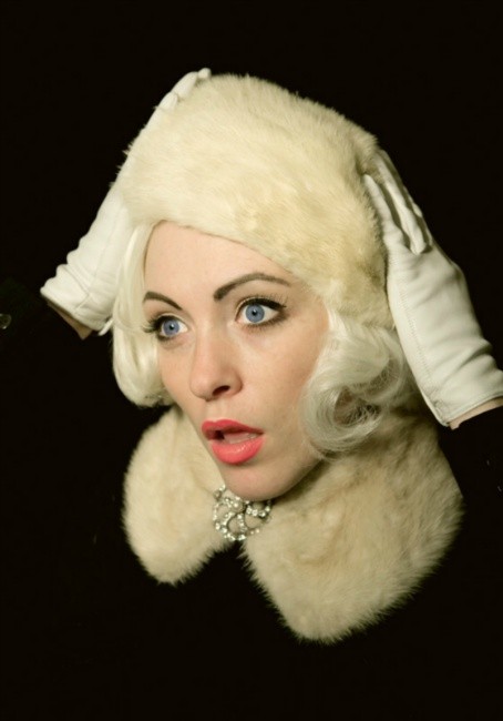 Blond bimbo Monroe